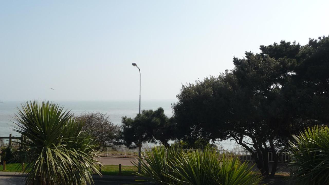 Esplanade Hotel Clacton-on-Sea Exterior photo